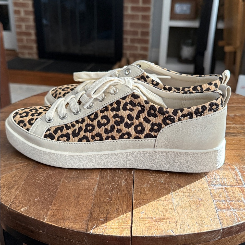 Vionic Winny Leather Leopard Sneakers 8.5 - Picture 12 of 14